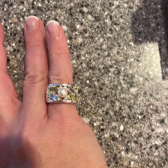 Womens silver ring - Picture 2 of 2